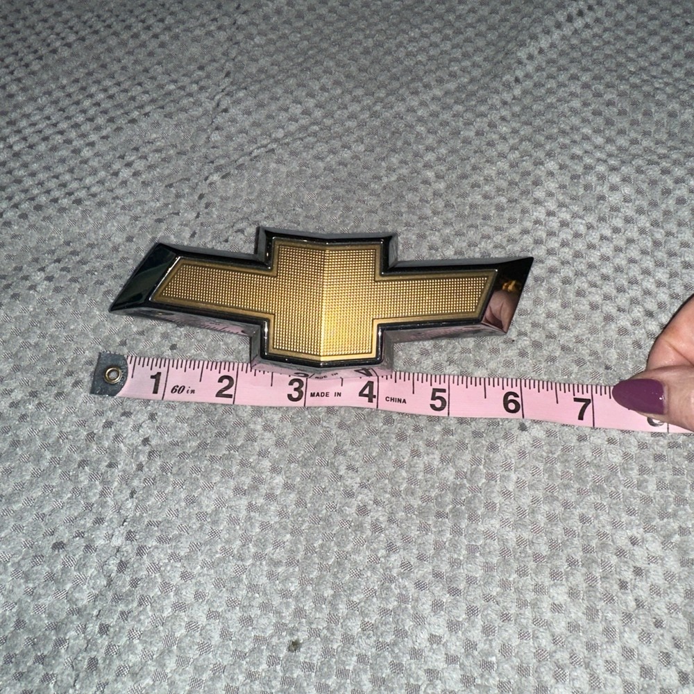 CHEVY VOLT GOLD GRILLE BOWTIE EMBLEM 2016-2019 OEM GM 23382552 - Picture 7 of 7
